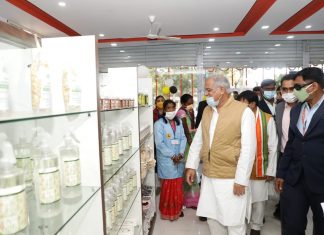 जशपुर की वादियों में बिखरी मधुकम की खुशबू