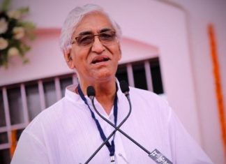स्वास्थ्य मंत्री सिंहदेव ने महिला सफाई कर्मियों और सुरक्षा गॉर्ड से बात कर उनका हाल-चाल जाना ts singhdeo