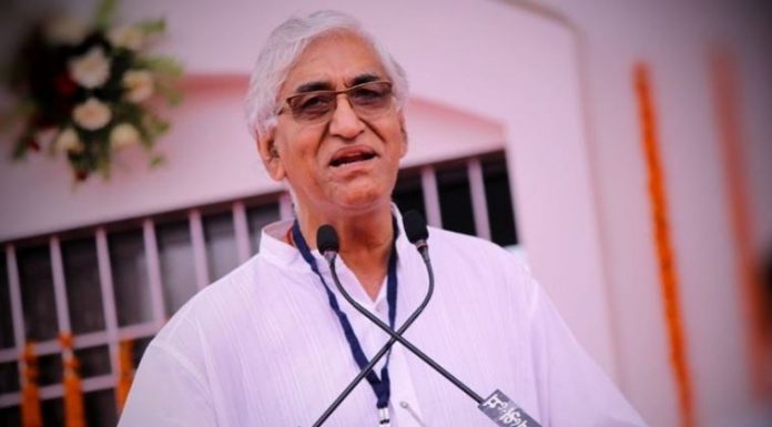 स्वास्थ्य मंत्री सिंहदेव ने महिला सफाई कर्मियों और सुरक्षा गॉर्ड से बात कर उनका हाल-चाल जाना ts singhdeo