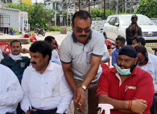 इन मांगों को लेकर बस आपरेटरों ने किया प्रदर्शन