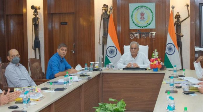 छत्तीसगढ़ की समृद्ध लोक संस्कृति को सहेजने तैयार की जाए डिजिटल लाईब्रेरी : भूपेश बघेल