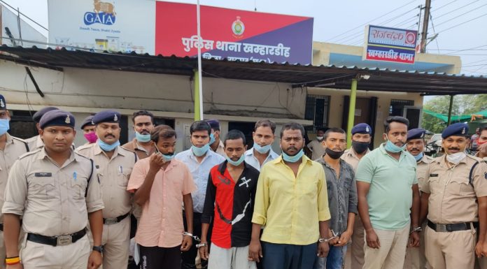 डकैती को अंजाम देने आए 8 आरोपियों को पुलिस ने किया गिरफ्तार