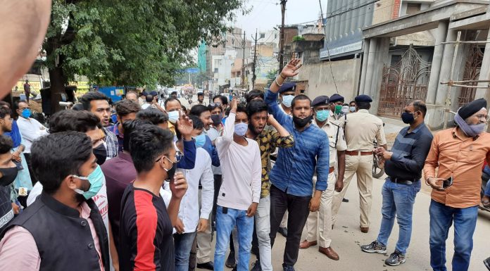 एबीवीपी ने इस स्कूल के खिलाफ खोला मोर्चा