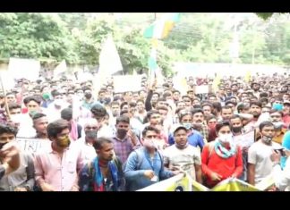 छत्तीसगढ़ विद्युत संविदा कर्मचारी संघ अपनी मांगों को लेकर किया प्रदर्शन