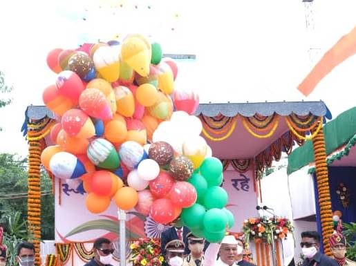 स्वतंत्रता दिवस समारोह : मुख्यमंत्री ने पुलिस परेड ग्रांउड में ध्वजारोहण किया