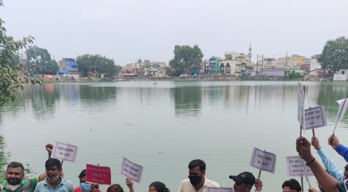 अनियमित कर्मचारियों ने प्रदेशभर में किया प्रदर्शन