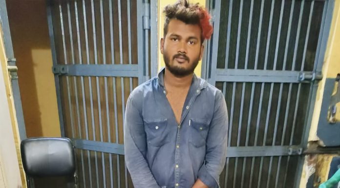 धारदार हथियार के साथ एक आरोपी गिरफ्तार