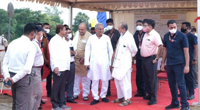 मुख्यमंत्री भूपेश बघेल ने नया रायपुर में बनने वाले सेवा ग्राम का किया निरीक्षण