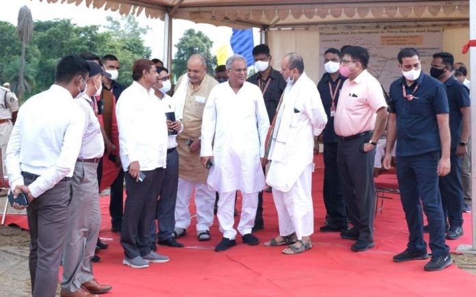 Chief Minister Bhupesh Baghel inspected the service village to be built in Naya Raipur