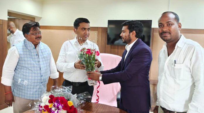 गोवा के मुख्यमंत्री को राष्ट्रीय आदिवासी नृत्य महोत्सव एवं राज्योत्सव में शामिल होने का न्यौता