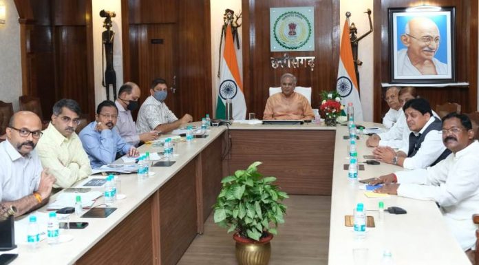 मुख्यमंत्री ने राष्ट्रीय आदिवासी नृत्य महोत्सव-राज्योत्सव की तैयारियों की समीक्षा की