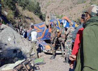 जम्मू के डोडा में मिनी बस खाई में गिरी,8 लोगों की मौके पर ही मौत