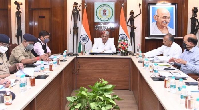 मुख्यमंत्री ने चिटफंड कंपनियों के संचालकों पर धीमी कार्रवाई पर नाराजगी व्यक्त की