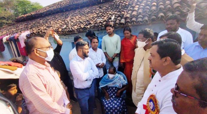 खाद्य मंत्री अमरजीत भगत अचानक पहुंचे सुपेबेड़ा: ग्रामीणों से की मुलाकात