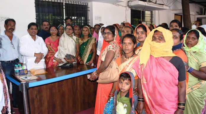 नगरीय प्रशासन मंत्री ने जनदर्शन में सुनी लोगों की समस्याएं