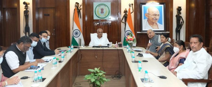 Chief Minister Bhupesh Baghel released an amount of Rs. 2 crore 92 lakh online to cattle rearing villagers, women's groups associated with Gauthans and Gauthan committees under Godhan Nyay Yojana.