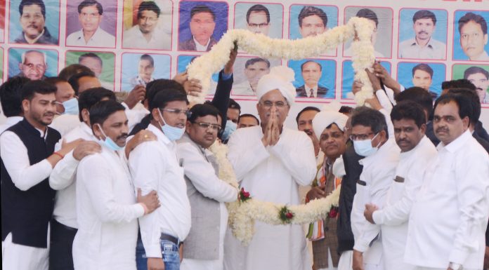 मुख्यमंत्री मोतिमपुर अमरटापू और लालपुर धाम के गुरू पर्व मेला में हुए शामिल