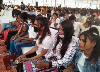 थर्ड जेंडर के युवाओं को मुख्यमंत्री ने पढ़ाई के लिए किया प्रोत्साहित