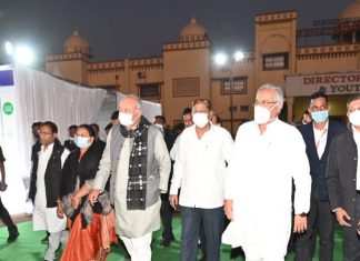 मुख्यमंत्री एयरपोर्ट से सीधे पहुंचे साईंस कॉलेज मैदान: सांसद राहुल गांधी के कार्यक्रम की तैयारियों का जायजा लिया