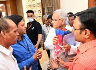 मीडिया प्रतिनिधियों और प्रेस क्लब ने अधिमान्यता नवीनीकरण की अवधि एक वर्ष से बढ़ाकर दो वर्ष करने पर मुख्यमंत्री भूपेश बघेल के प्रति आभार व्यक्त किया