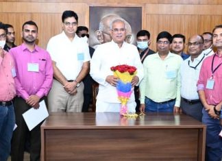 रायपुर : छत्तीसगढ़ जनसंपर्क अधिकारी संघ ने पुरानी पेंशन योजना लागू करने के लिए मुख्यमंत्री के प्रति जताया आभार