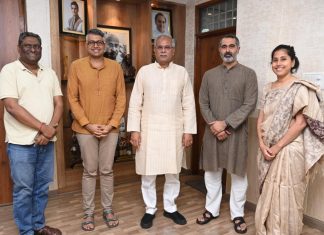 रायपुर : मुख्यमंत्री भूपेश बघेल से सतत विकास लक्ष्यों के क्षेत्र में कार्य करने वाले प्रवासी भारतीय विशेषज्ञों ने की मुलाकात