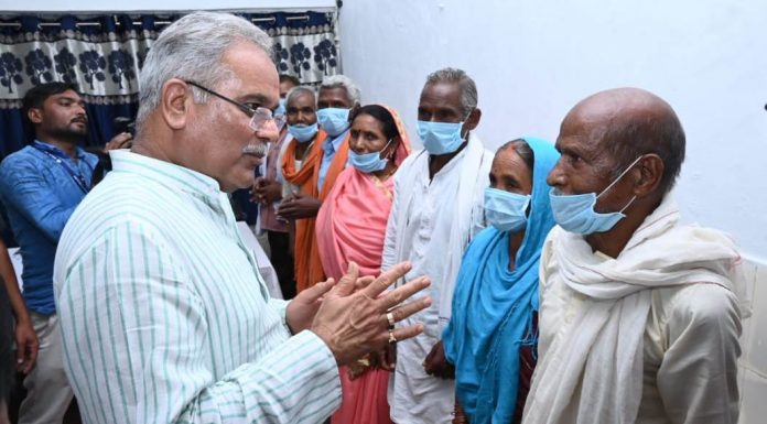 मुख्यमंत्री ने लटोरी सामुदायिक स्वास्थ्य केन्द्र का किया मुआयना