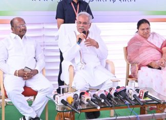 मैं सन्तुष्ट हूं कि हमारी योजनाओं का क्रियान्वयन ज़मीनी स्तर पर हो रहा है। लोग सीधे योजनाओं का लाभ ले रहे हैं : भूपेश बघेल