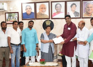 राज्यपाल सुश्री अनुसुईया उइके को जैजपुर को नवीन उपखण्ड बनाने के संबंध में ज्ञापन सौंपा गया