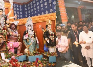 मां दुर्गा के दर्शन के लिए पंडालों में पहुंचे मुख्यमंत्री भूपेश बघेल
