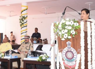 अशांत क्षेत्रों में तैनात पुलिस के जवानों ने अपने साहस का लोहा मनवाया, उनकी तैनाती ढाल की तरह: राज्यपाल सुश्री उइके