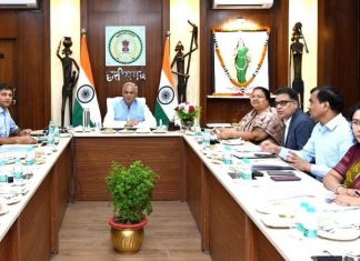 मुख्यमंत्री भूपेश बघेल बजट की तैयारियों की कर रहे समीक्षा