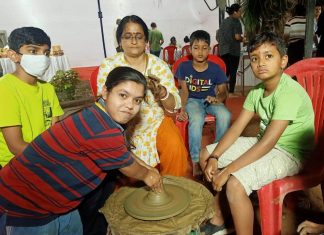 ‘आकार-2023’: उत्साह के साथ युवा, बच्चे और बुजुर्ग ले रहे हैं पारंपरिक शिल्प कलाओं का प्रशिक्षण