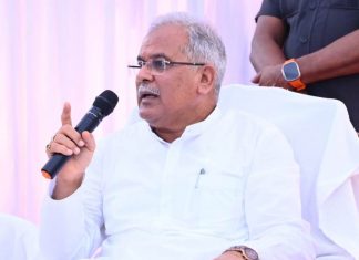 मुख्यमंत्री ने बिलासपुर में की सामाजिक संगठनों के प्रतिनिधियों से भेंट-मुलाकात