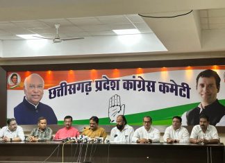 कांग्रेस भेजेगी रमन सिंह को अपने वायदों और भाजपा के 3 बार के संकल्प पत्र की कॉपी