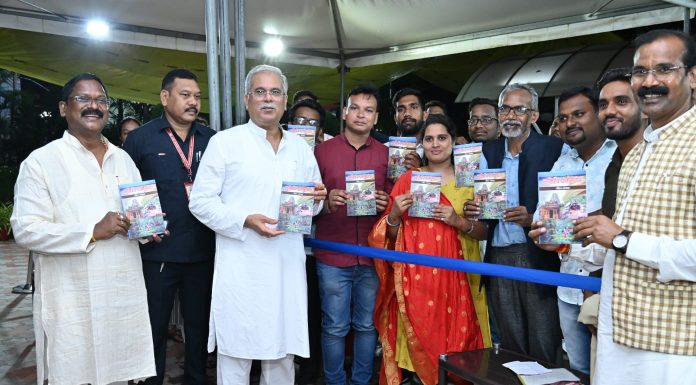 मुख्यमंत्री से छत्तीसगढ़ी भाषा छात्र विकास समिति के सदस्यों ने की सौजन्य मुलाकात