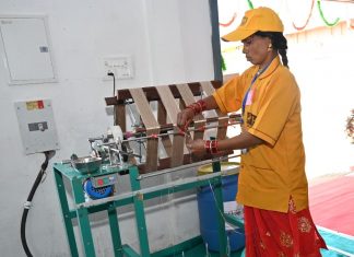 रायपुर : रेशम की डोर से महिलाएं समृद्धि की ओर