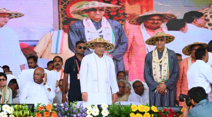 जांजगीर – भरोसे के सम्मेलन में मुख्य मंच की कुछ झलकियां