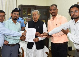 रायपुर : बी. एड. धारक अभ्यर्थियों के प्रतिनिधिमंडल ने राज्यपाल श्री हरिचंदन से की मुलाकात