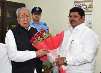 रायपुर : राज्यपाल श्री हरिचंदन से केरला समाज के अध्यक्ष ने की सौजन्य भेंट