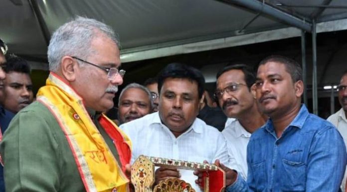 मुख्यमंत्री से छत्तीसगढ़ निषाद समाज के प्रतिनिधिमंडल ने सौजन्य मुलाकात की