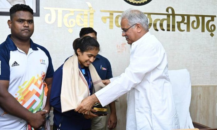Chhattisgarh's daughter Dnyaneshwari became assistant sub-inspector in police department