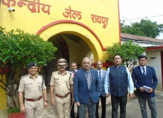 मुख्य न्यायाधीश ने सेंट्रल जेल का किया औचक निरीक्षण