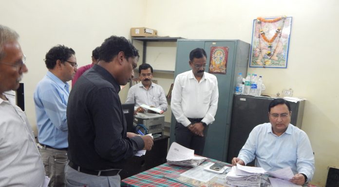 पेशियों की संख्या कम करें राजस्व अधिकारी, जिससे आम नागरिकों को मिले लाभ: डॉ अलंग