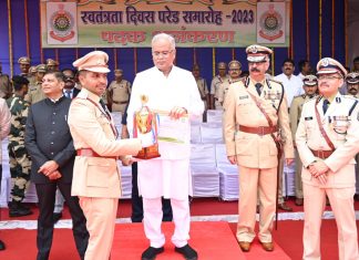 केन्द्रीय बलों में सीआईएसएफ तथा राज्य बल में छत्तीसगढ़ जेल को मार्च पास्ट में प्रथम पुरस्कार