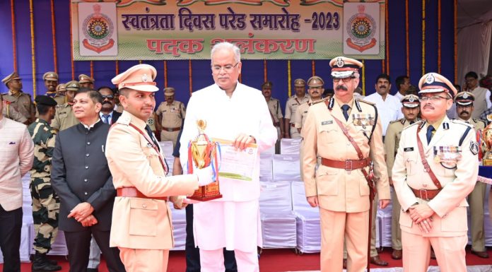 केन्द्रीय बलों में सीआईएसएफ तथा राज्य बल में छत्तीसगढ़ जेल को मार्च पास्ट में प्रथम पुरस्कार