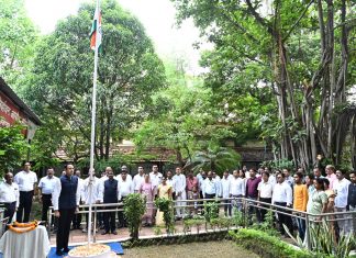 जनसंपर्क संचालनालय में संचालक श्री चौबे ने किया ध्वजारोहण