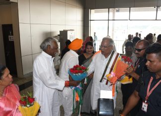 मुख्यमंत्री भूपेश बघेल का जगदलपुर एयरपोर्ट में किया गया आत्मीय स्वागत