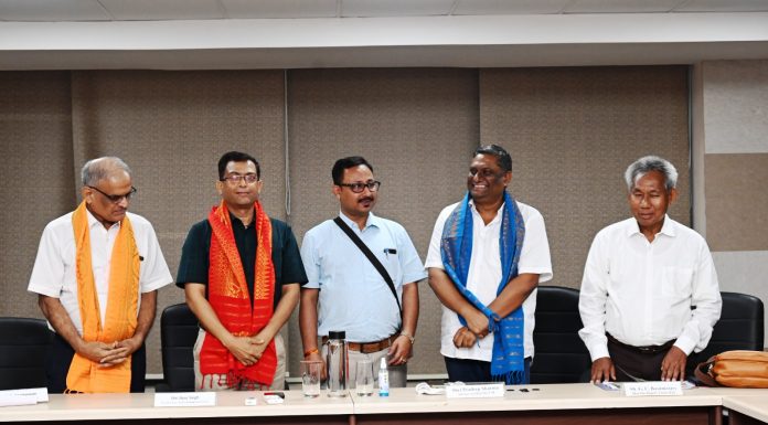 बोडोलैंड टेरिटोरियल कमेटी के सदस्यों ने छत्तीसगढ़ के ‘रीपा’ को सराहा, मुख्यमंत्री के सलाहकार प्रदीप शर्मा से मुलाकात कर अनुभव साझा किए