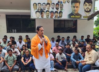 21 अगस्त को होने वाली दिव्य कांवड़ यात्रा की तैयारियों को लेकर विधायक विकास उपाध्याय ने अपने कार्यालय में ली रायपुर पश्चिम के समस्त भोले भक्तो की विशेष बैठक